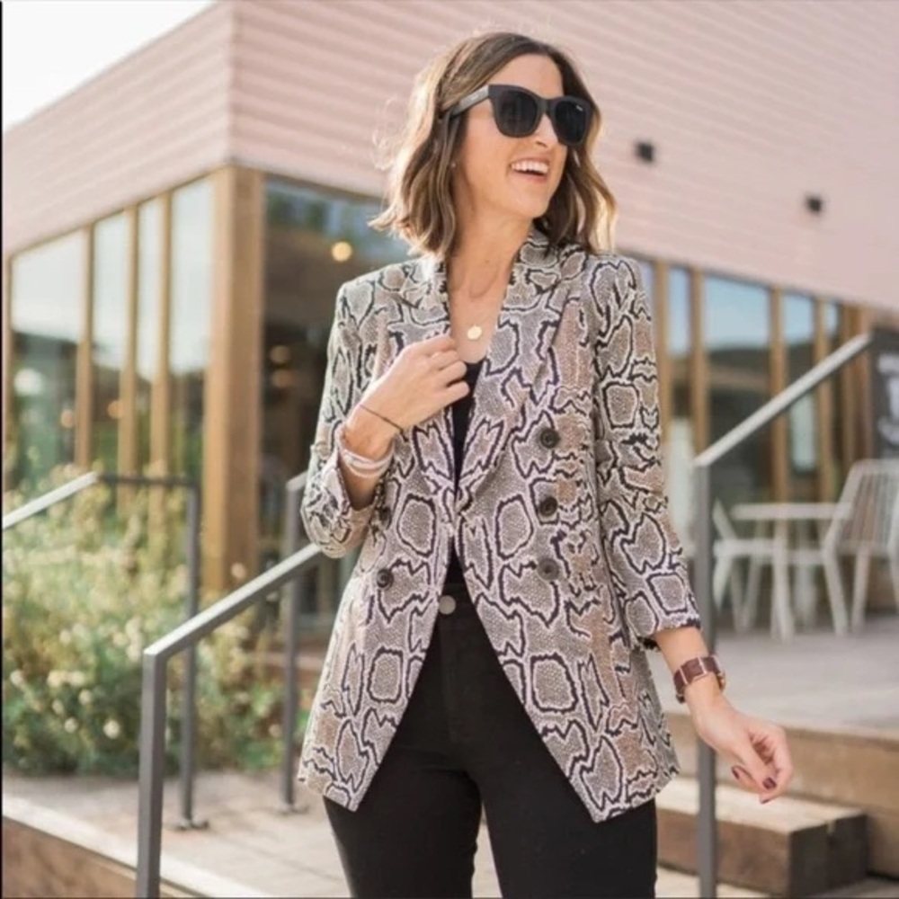 CAbi Python Double Breasted Blazer Size 2 - Picture 1 of 13